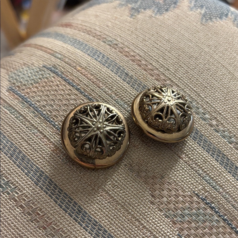 Vintage Gold filigree Button Earrings